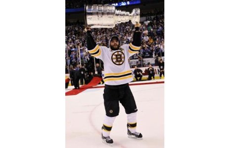 Bergeron with Cup.jpg