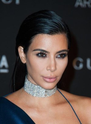 Kim-Kardashian-Bleached-Brows.jpg