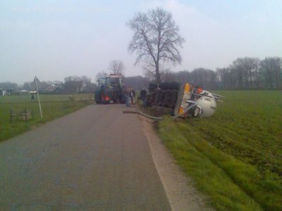 42095-fendt-in-de-sloot-bloopers.jpg