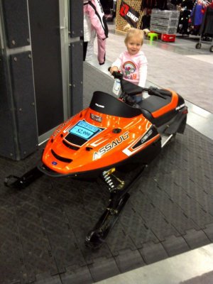 67476d1287853520-edmonton-snowmobile-show-oct-22-24-img-20101023-00086.jpg