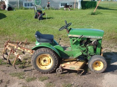 1965 John Deere 110 & Daisy 001.jpg