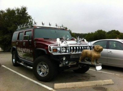 blinged out hummer.jpg